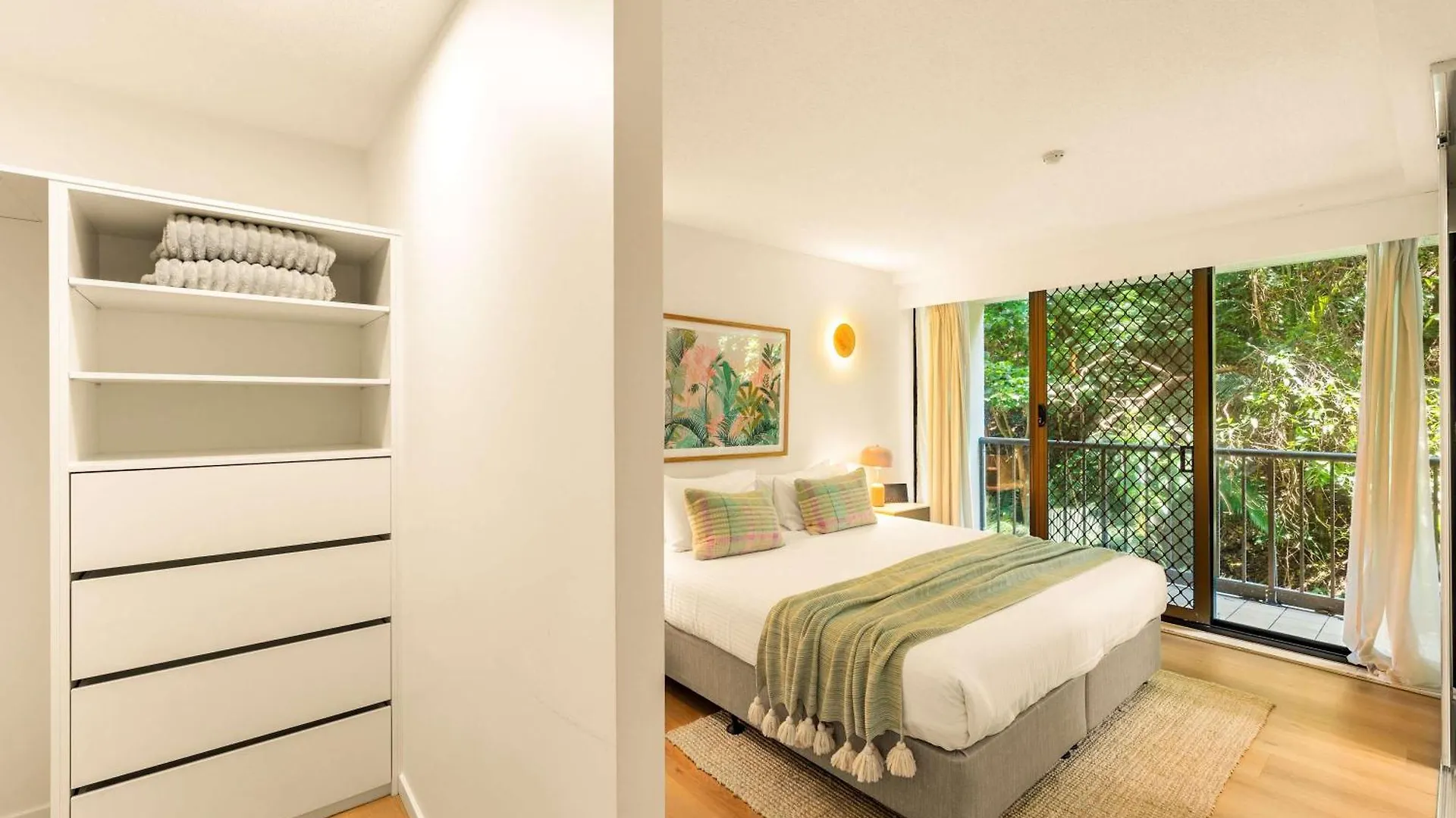 The Rocks Resort Unit 4C Gold Coast Apartmán